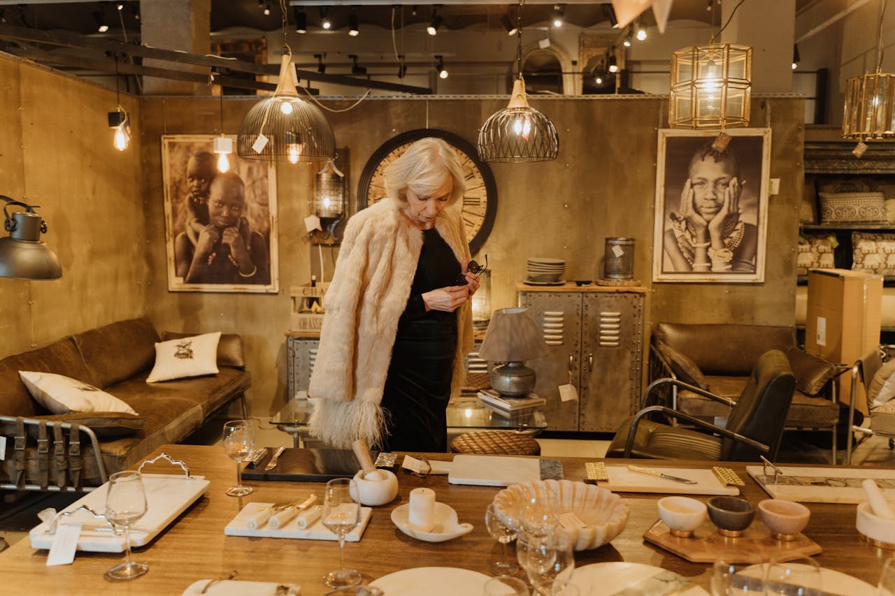 Services, Buying Experience, and the Role of Antique Gallery St. Martin in the Community